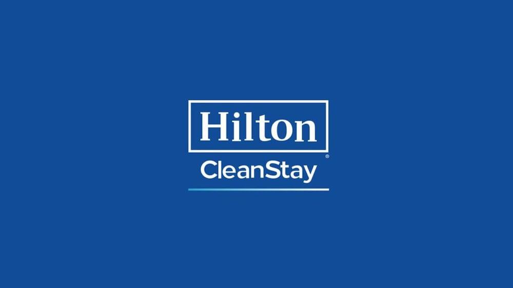 Hampton & Syracuse/carrier Circle Hotel