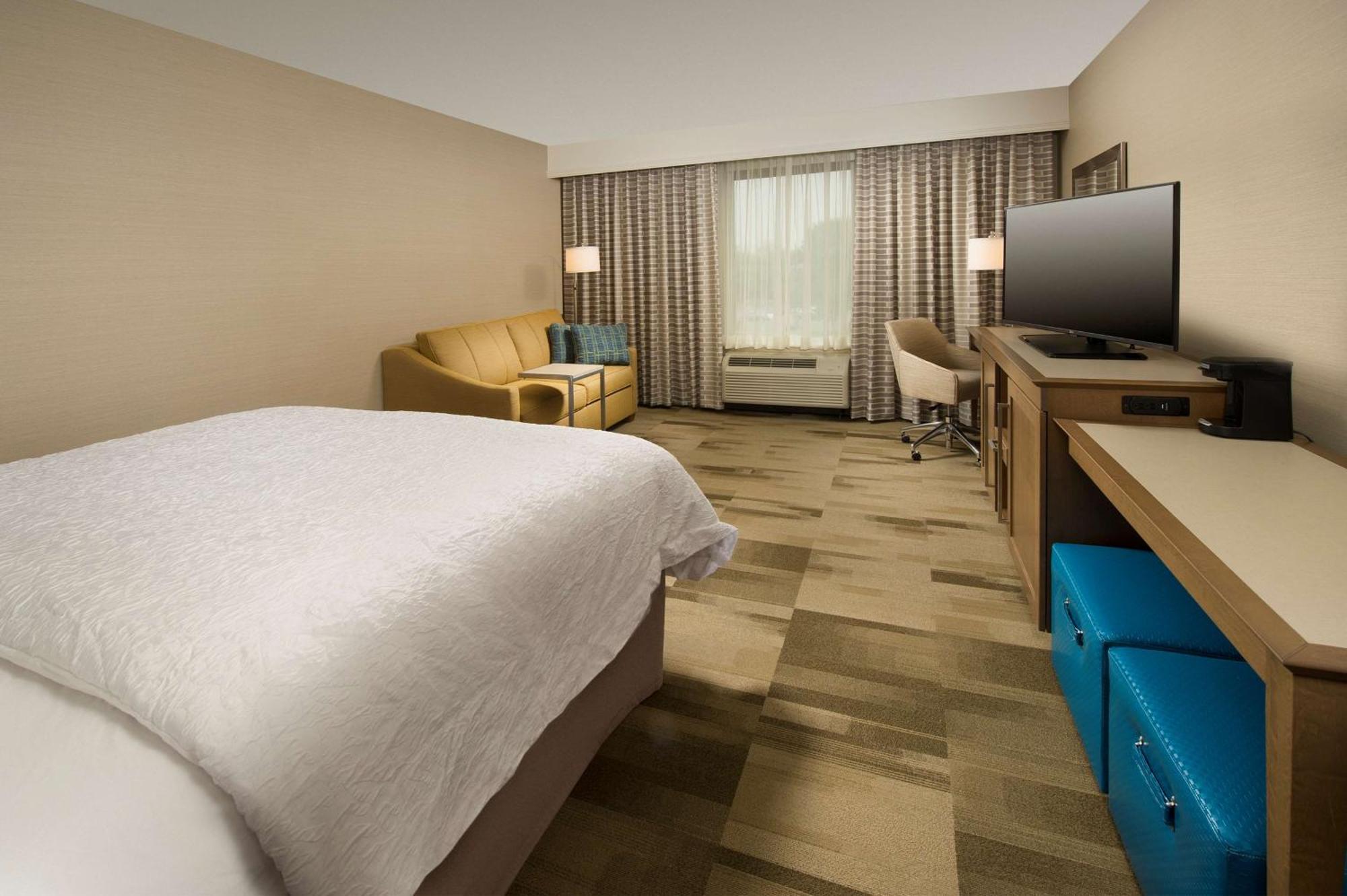 Hampton & Syracuse/carrier Circle Hotel 3*